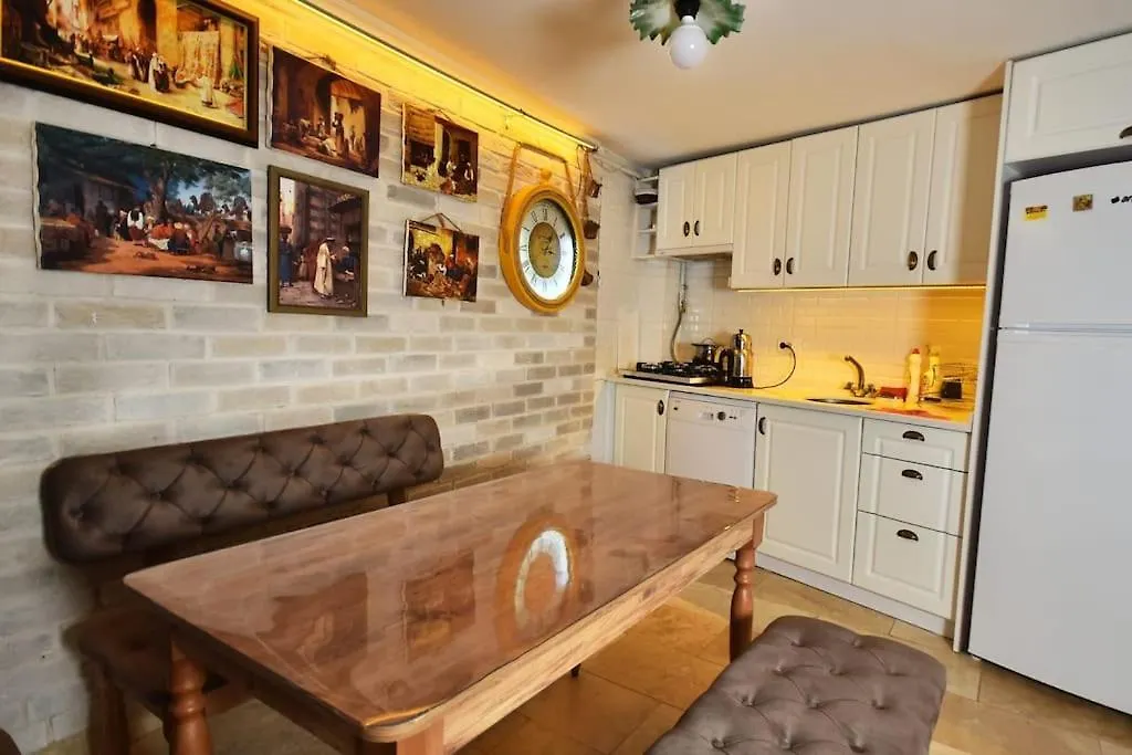 Bonjour Suit Private Triplex Apartment contacts